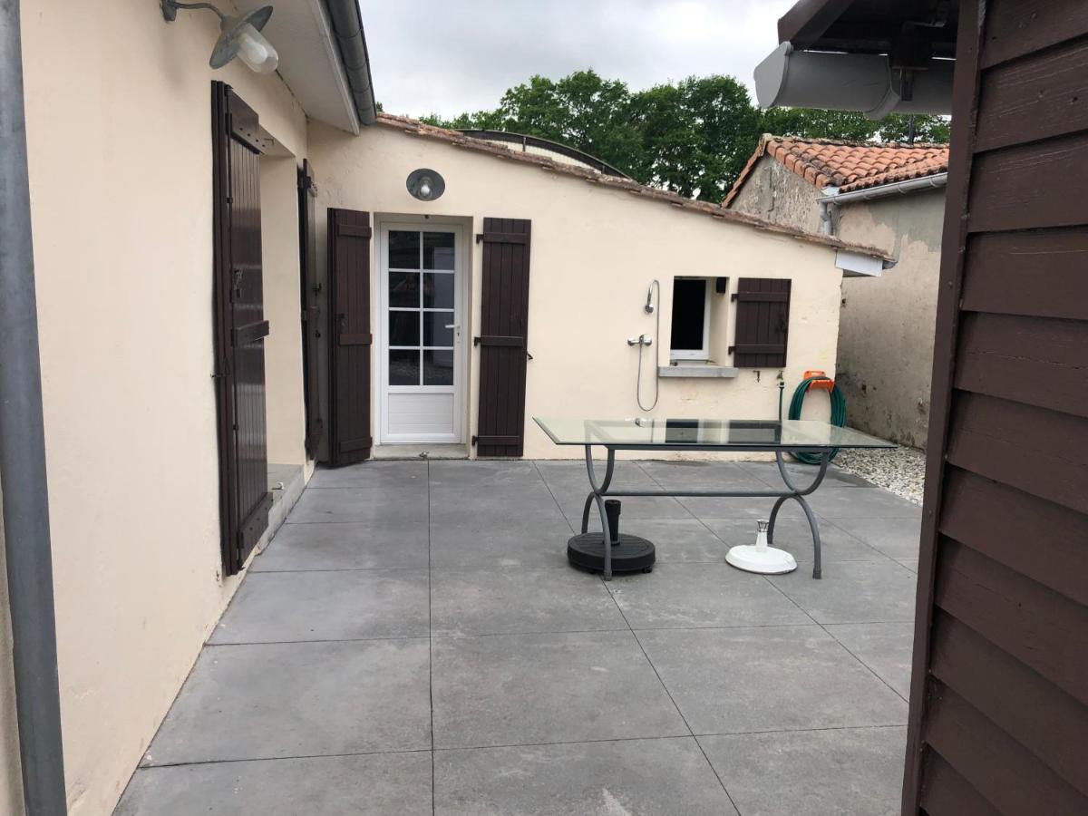 Saint Vivien De Medoc: Jolie Maison Medocaine Exterior photo